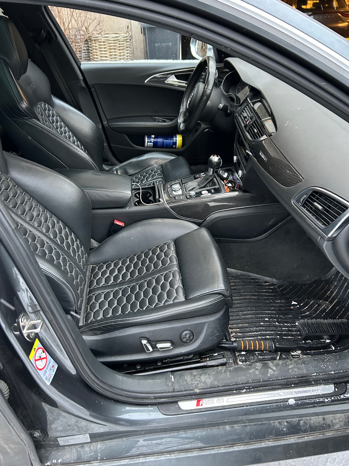 Audi RS6 interiör – före